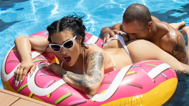 Eva's Creamy Pool Fuck