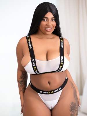 Thayana Babyy's profile picture by Brazzers