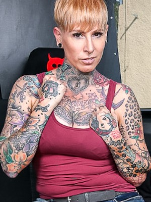 Lady Kinky Cat porn star