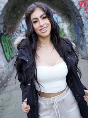 Alicia Trece's profile picture by Fake Hub