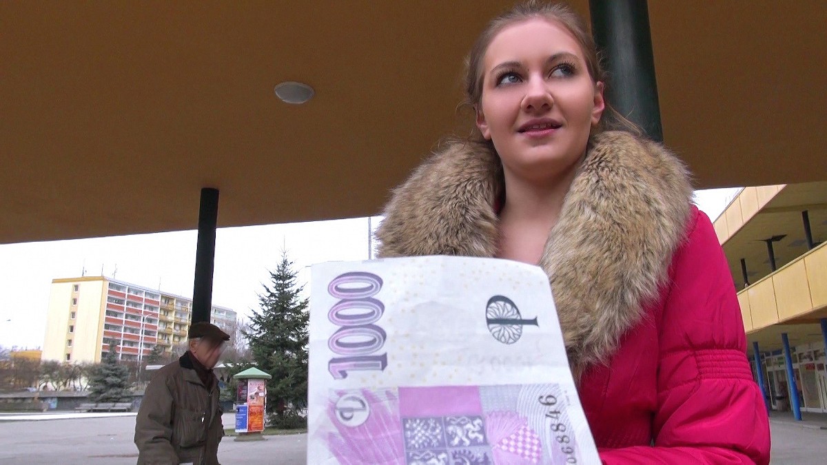 Lilia's Outdoor Public Sex