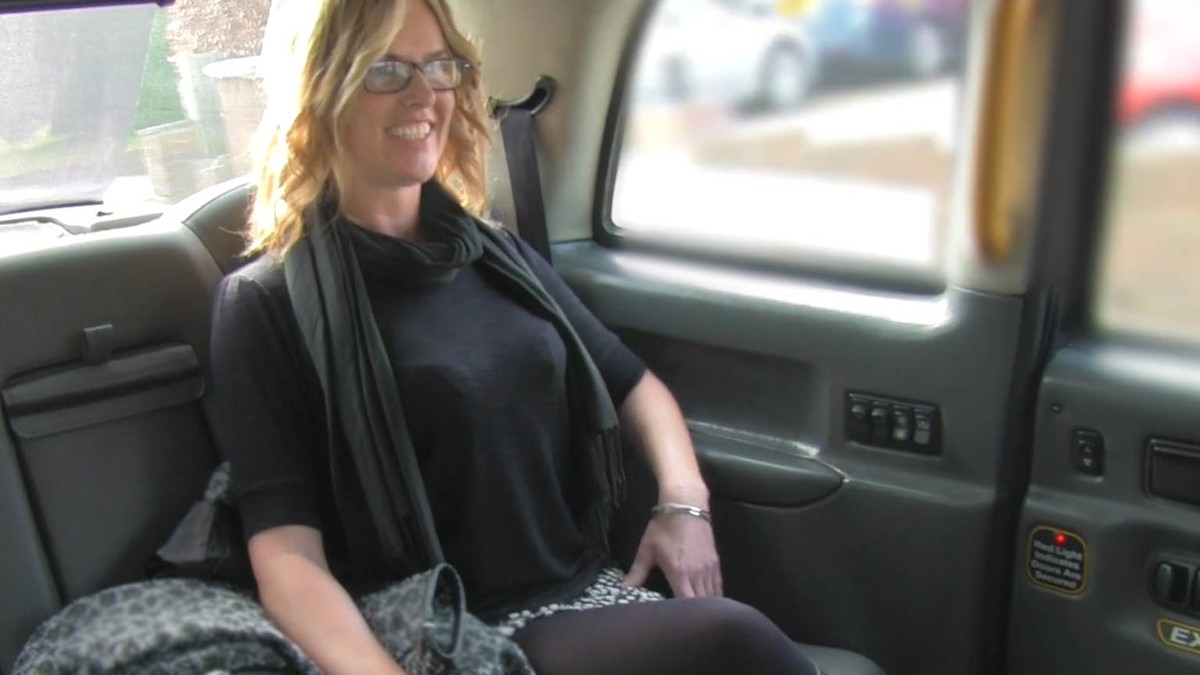 Sexy Mature MILF Seduces Driver
