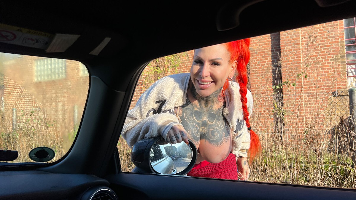 Geile Rothaarige Wird Nach Dem Trampen Gef**Kt