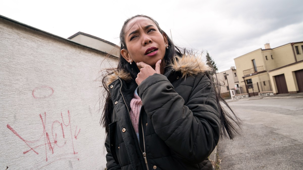 Indonesia Babe Wants the Cash