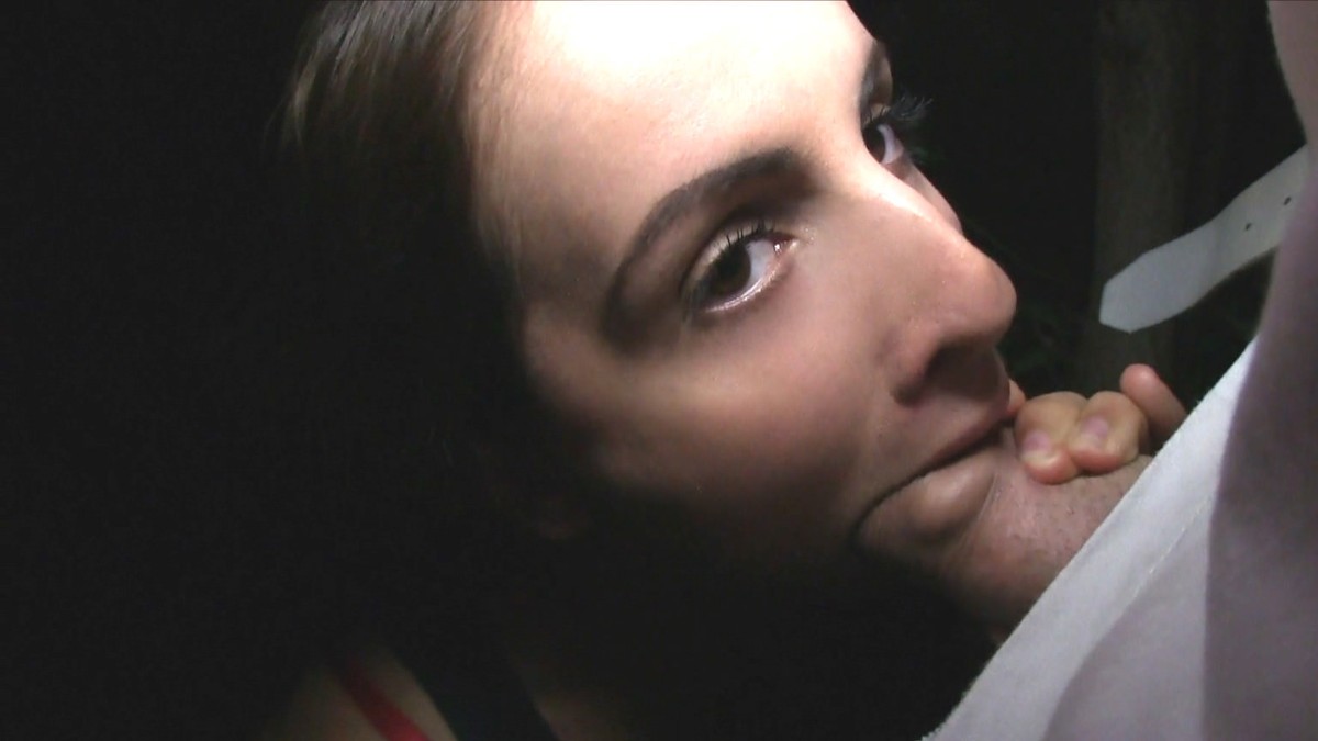 Convincing a Cute Babe to Guzzle on Some Hot Cum