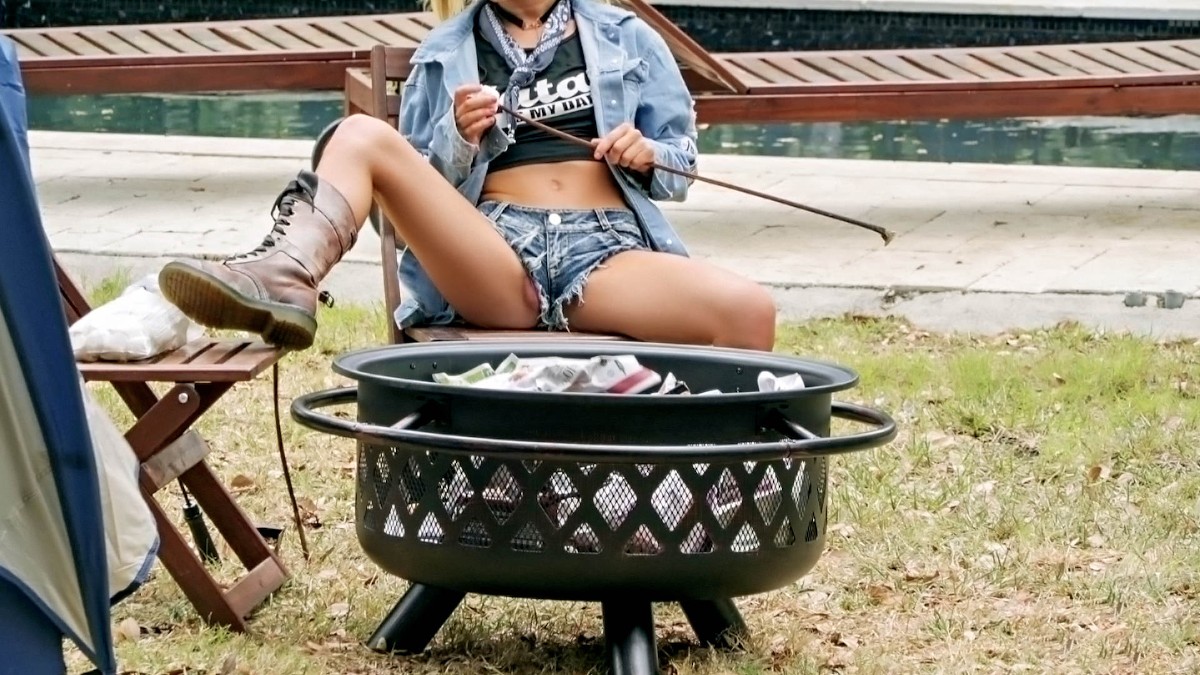 Backyard Camping for Hottie on House Arrest
