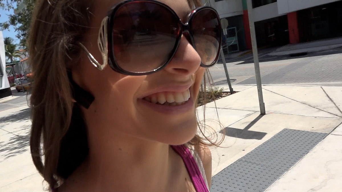 Kimmy Granger Bounces Her Booty