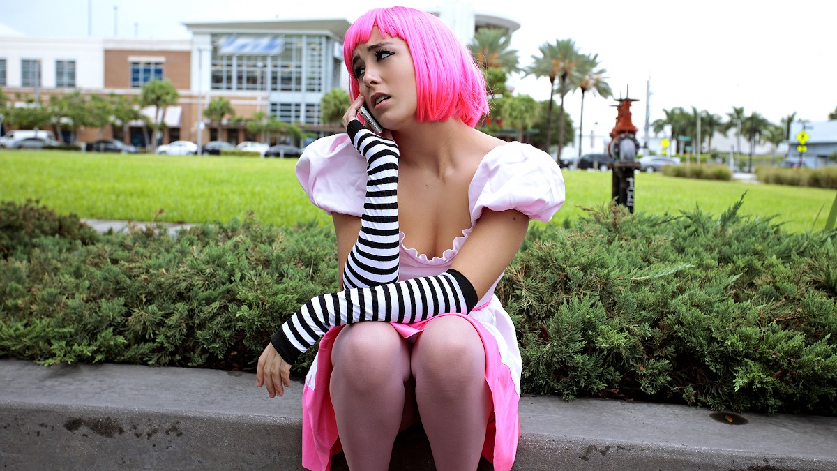 Cosplaying Chick Sucks Like a Pro