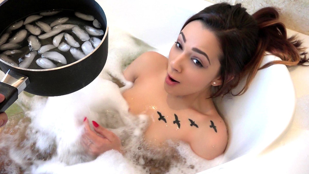 Latina Spinner Rides a Cock