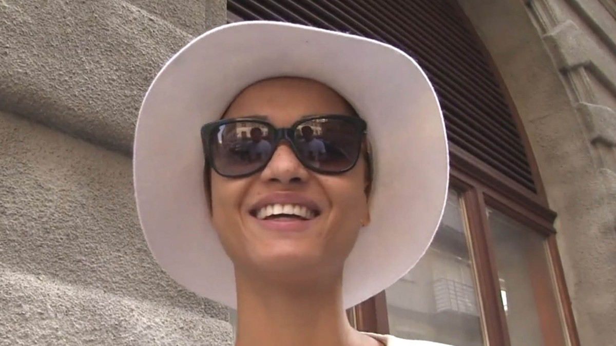 Short Haired African Fashion Model Fucked for Cash