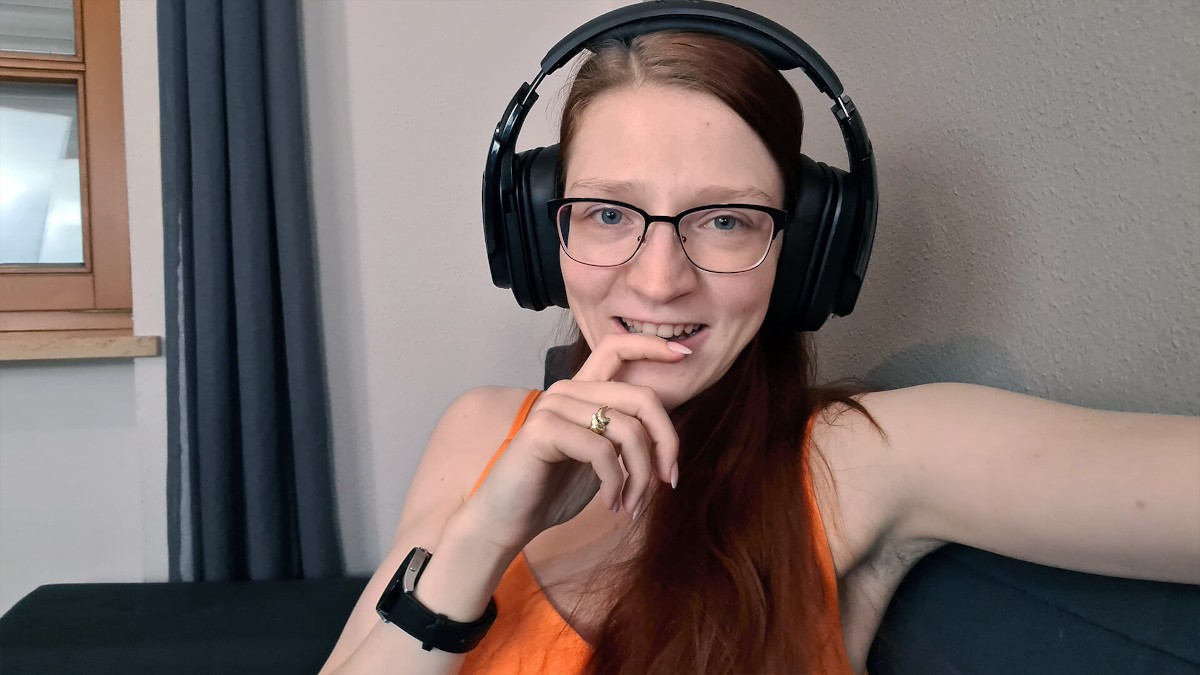 Slutty Gamer Wird Doggystyle Gefickt Und Bekommt Gesichtsbesamung