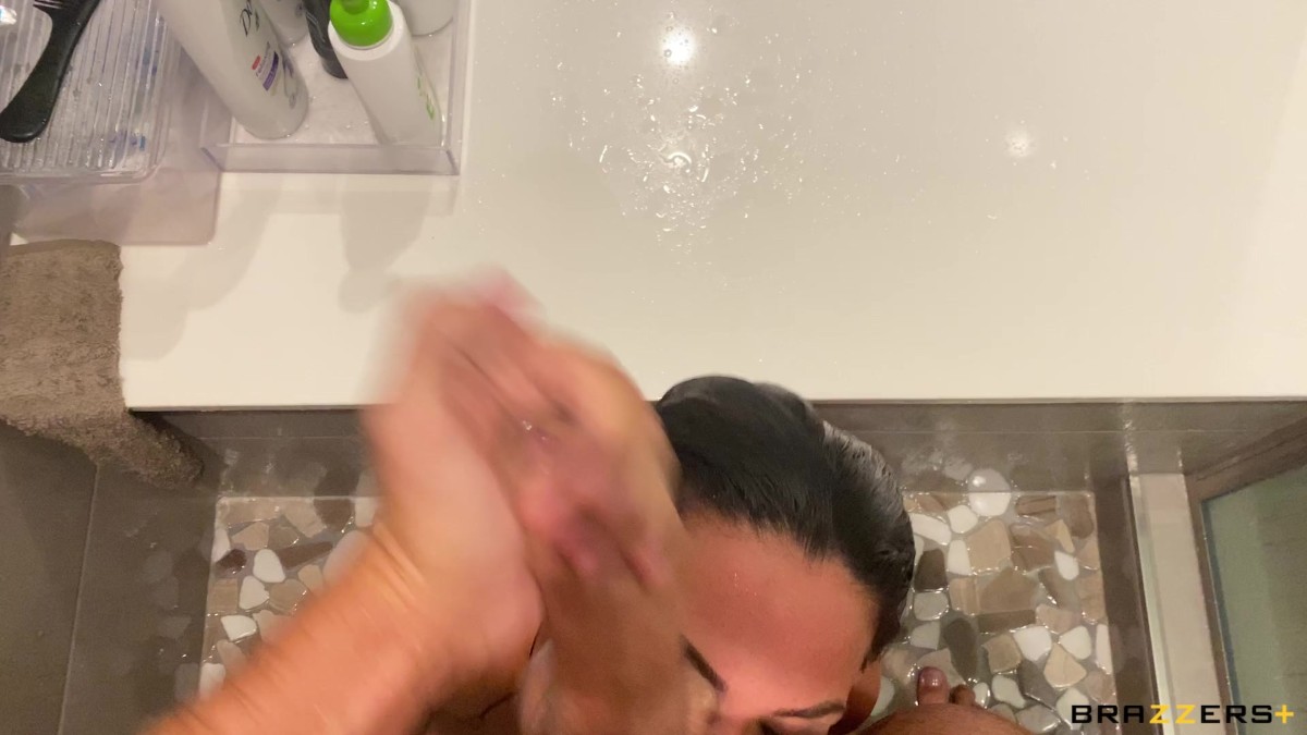 Shower Blow Job From Kirsten Price