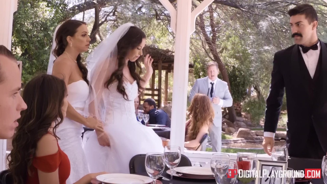 Janice Griffith and Bruce Venture in Wedding Balls episode