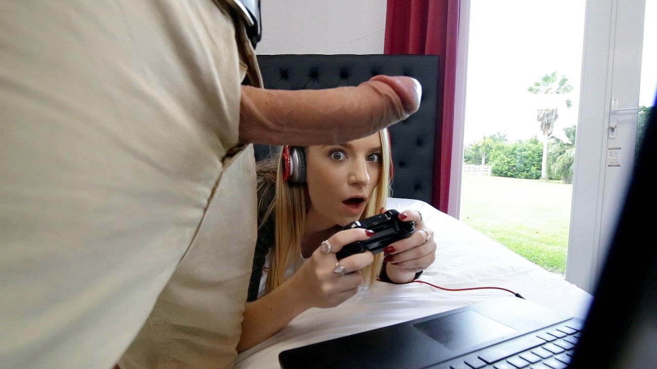 Gamer Chick Gets Stretched Out Trailer Video on mofos