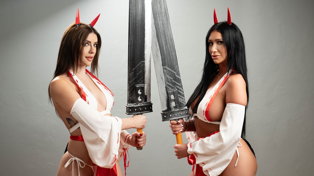 TransAngels-Cosplay Copycats-Leah Hayes, Bella Joie