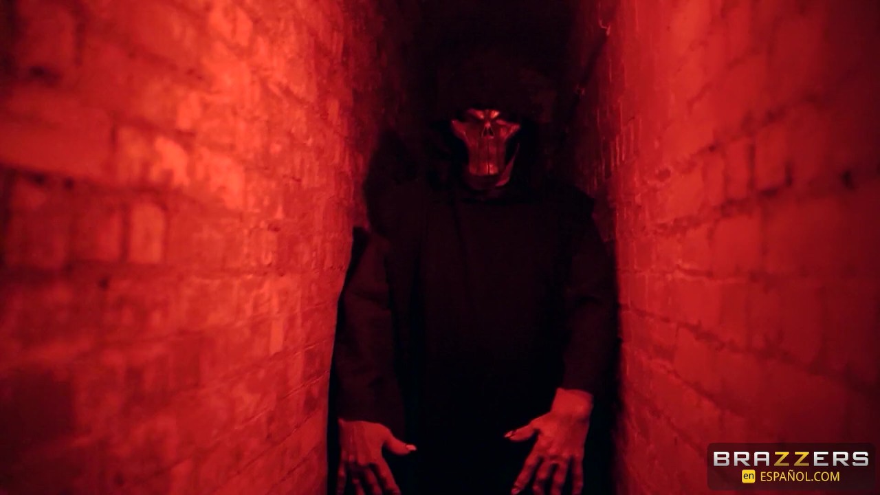 Madison Ivy and Danny D in El Doctor, Cuarta Parte - Escape de Valhalla episode