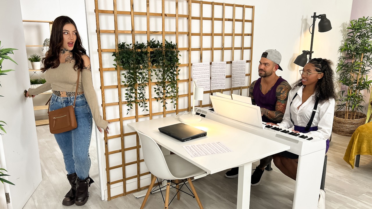 Crazy College GFs Juan Lucho, Barbie Rous Fucking The Piano Tutor