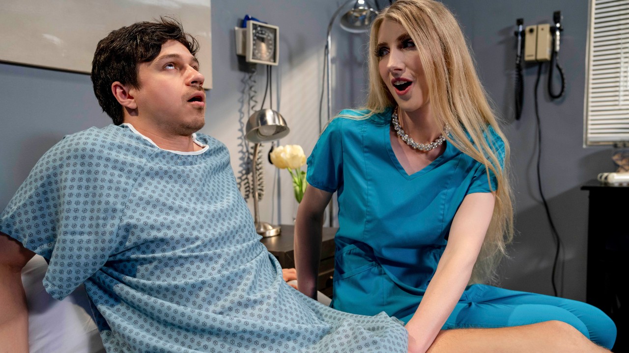 Transsensual Dakota Wonders, Janelle Fennec Hospital Room