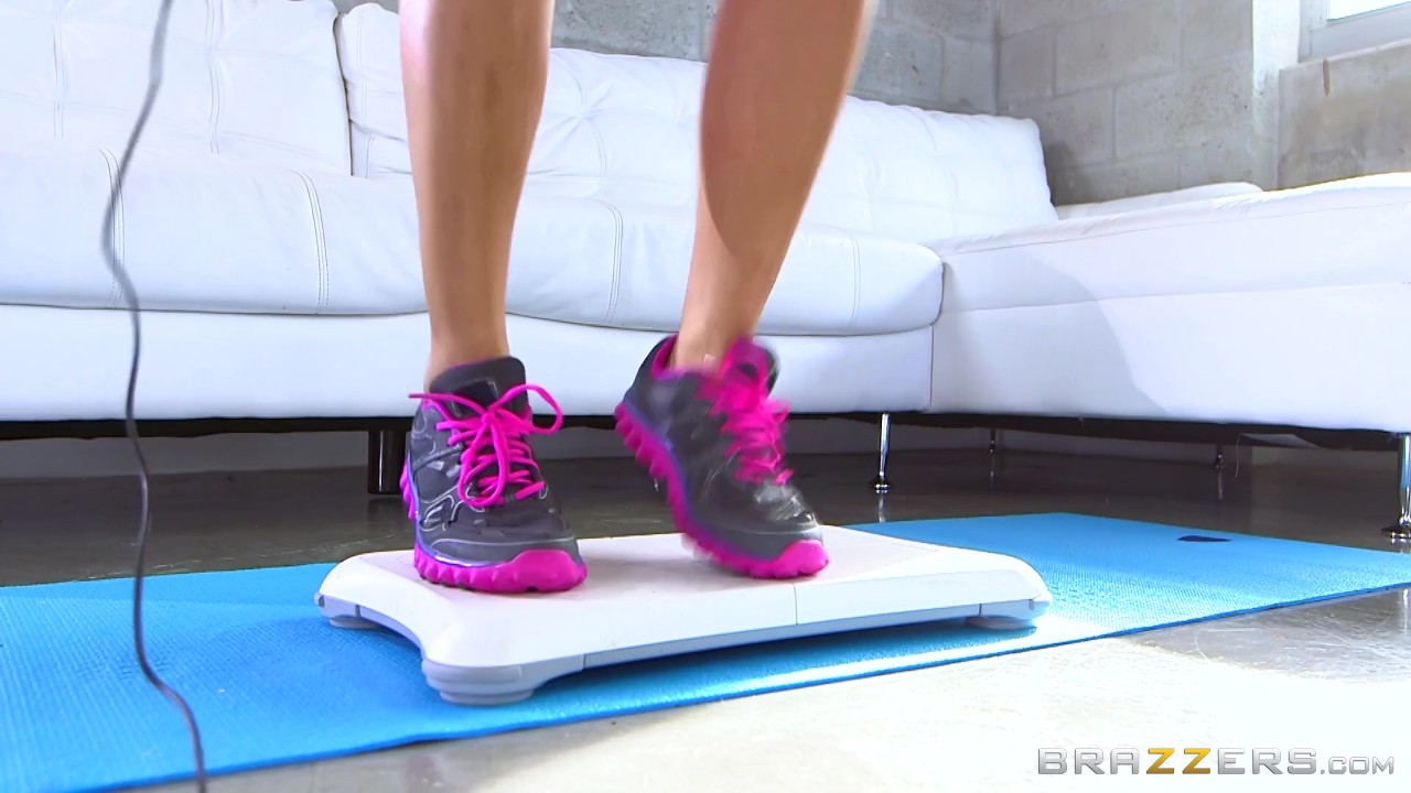 Raven Redmond and Sean Lawless in Boob/Eye Coordination episode