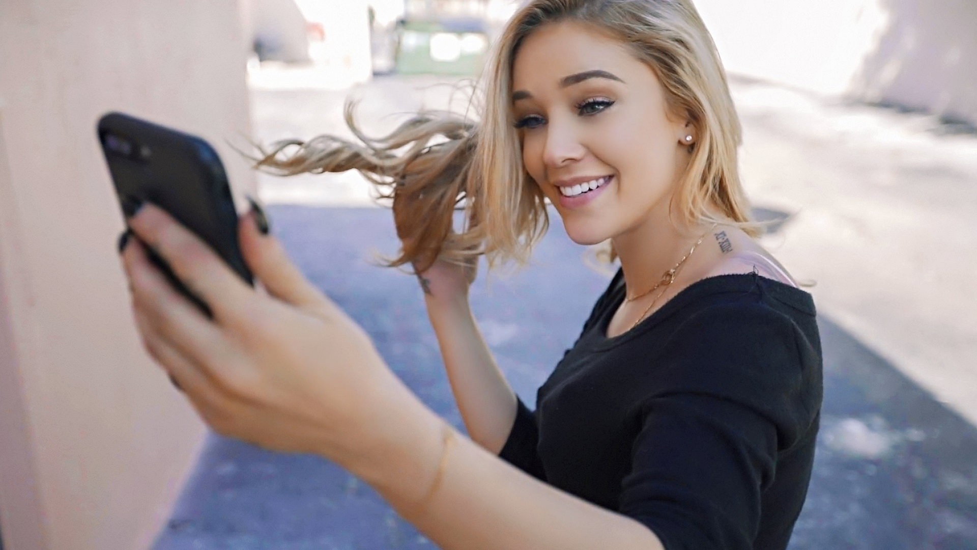 Blonde GF Loves Big Dick