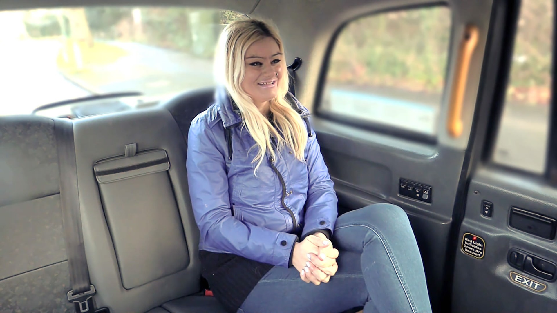 Blonde gets backseat discount 3