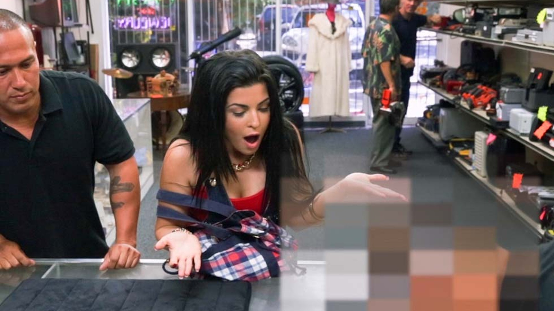 Fucking a Cuban chick for her TV