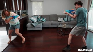 Frecklemonade porn scene photoshoot