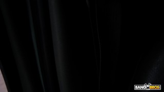 Kloe Love and Rocket Powers in Kloe Loves The Bang Bus episode