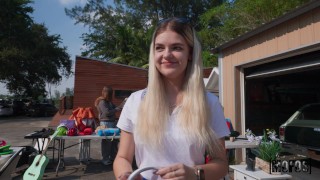 Lucy Lotus and Marlo and Tony Rubino in Yard Sale episode