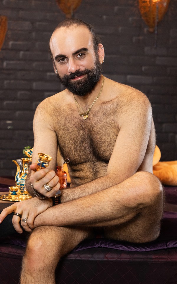 Oriqning eshagida katta sik Yiglayotgan qizlar porno