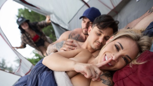 Sneaky Bi Campers Porn Photo with William Seed, Laura Fox, Enzo Muller naked
